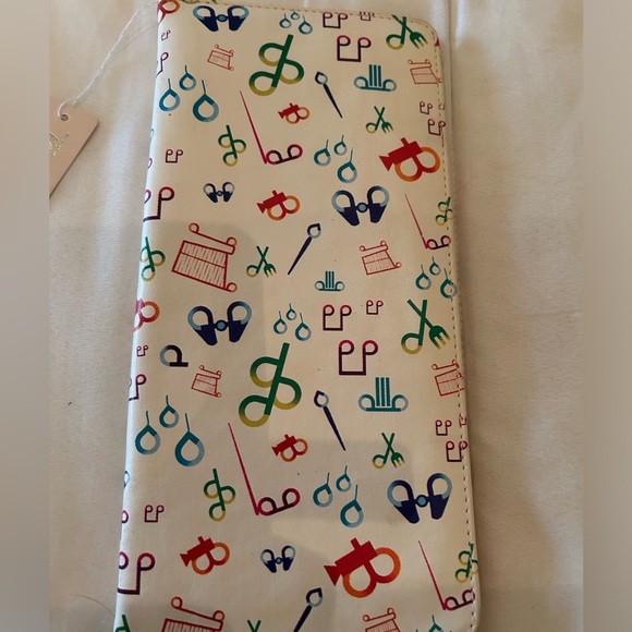 Jeanne Lottie Padded Card Organizer Toronto Souvenir New With Tag - Picture 2 of 5